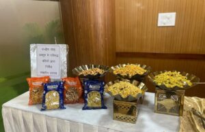 केन्द्रीय जेल रायपुर के बंदियों द्वारा निर्मित नमकीन उत्पादों का विधानसभा सदस्यों ने लिया आनंद